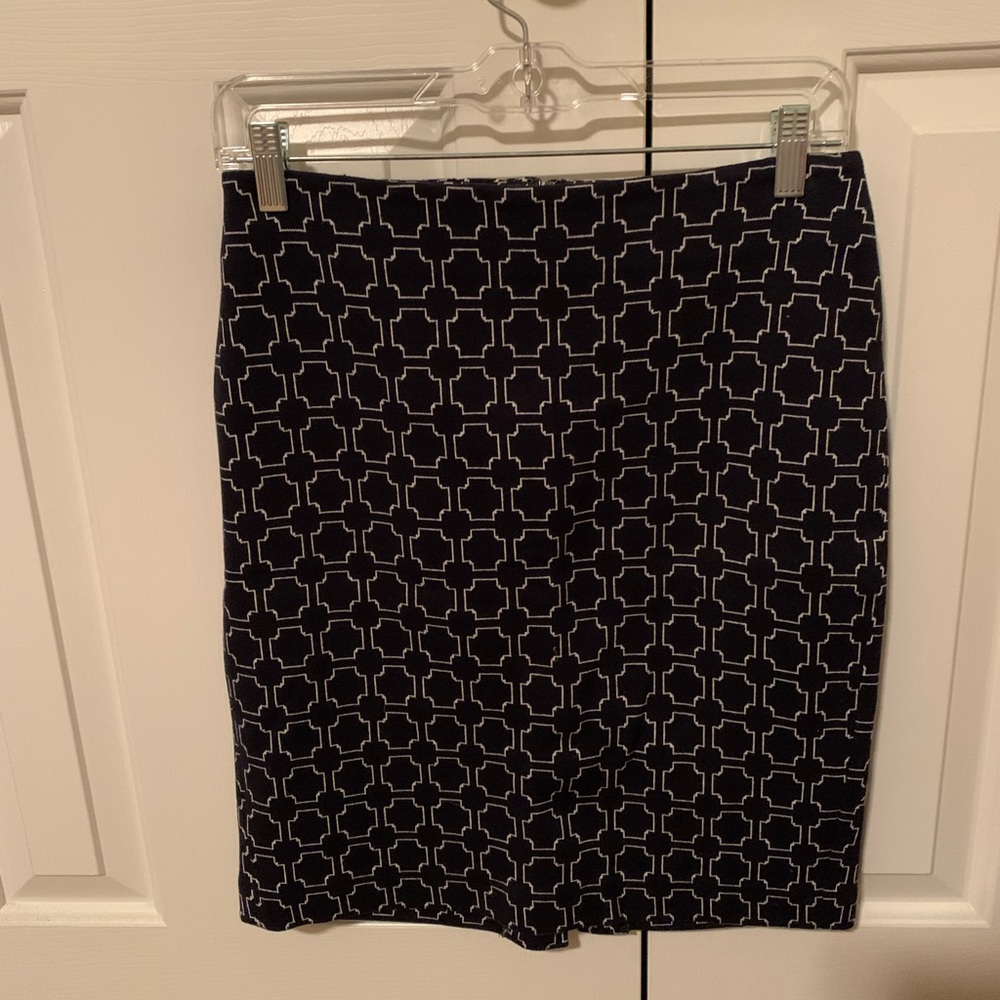 Talbots navy and white skirt